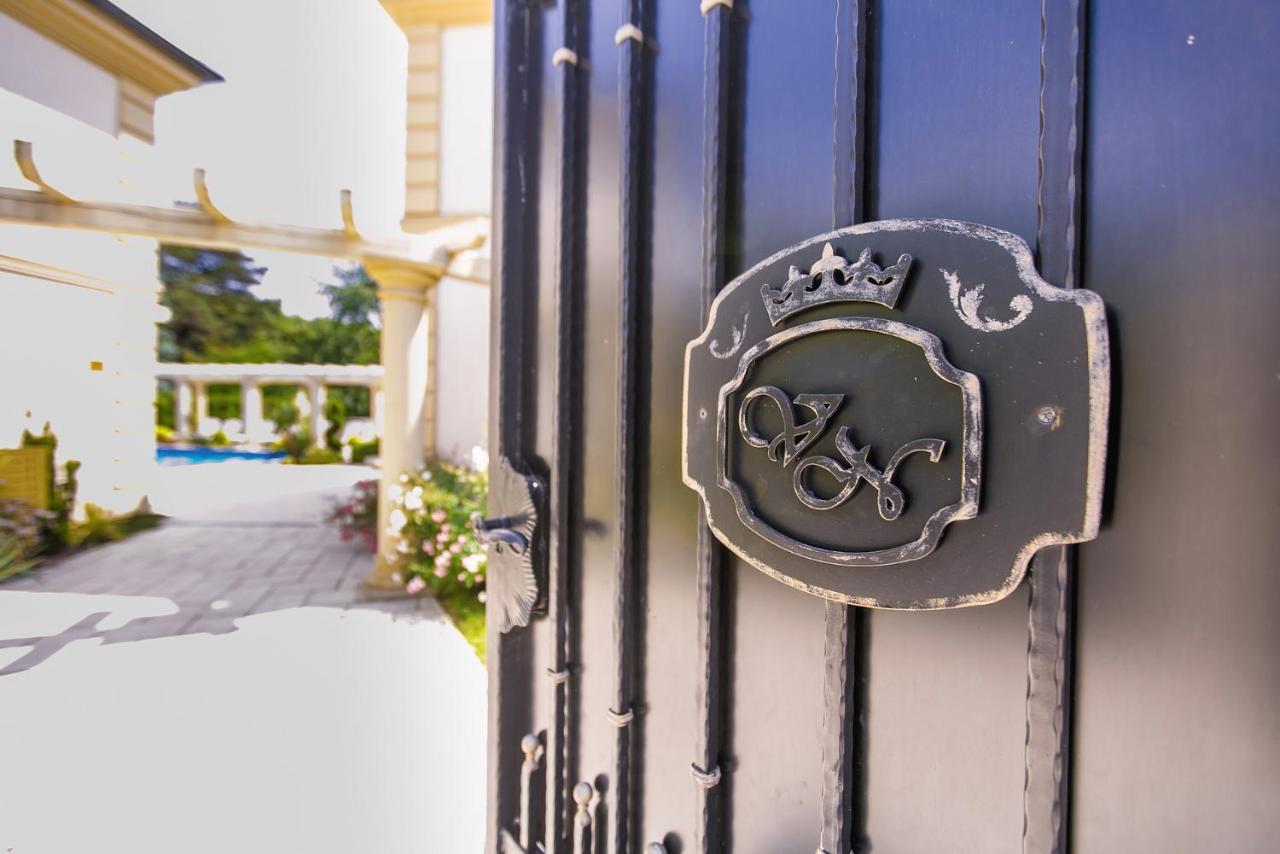 Luxury-Villas 索普隆 外观 照片