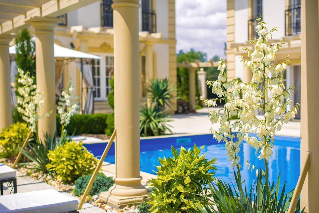 Luxury-Villas 索普隆 外观 照片